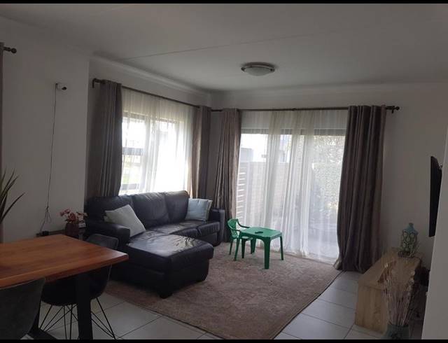 3 BEDROOM HOUSE FOR SALE IN THATCHFIELD